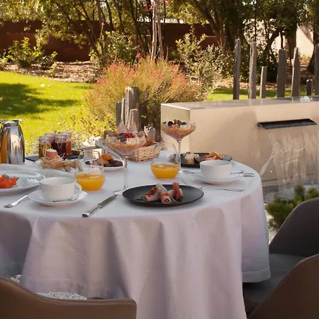 Hotel Mas De Boudan 4*