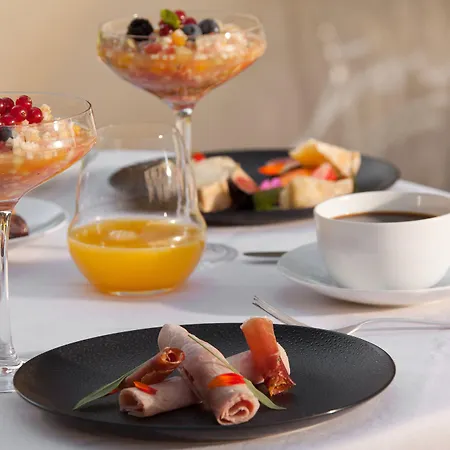 Mas De Boudan**** Hotel 4*